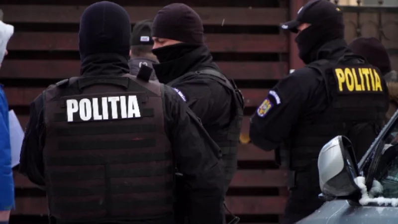 Scandal pe o stradă din comuna Laza. Doi frați au fost reținuți de polițiști
